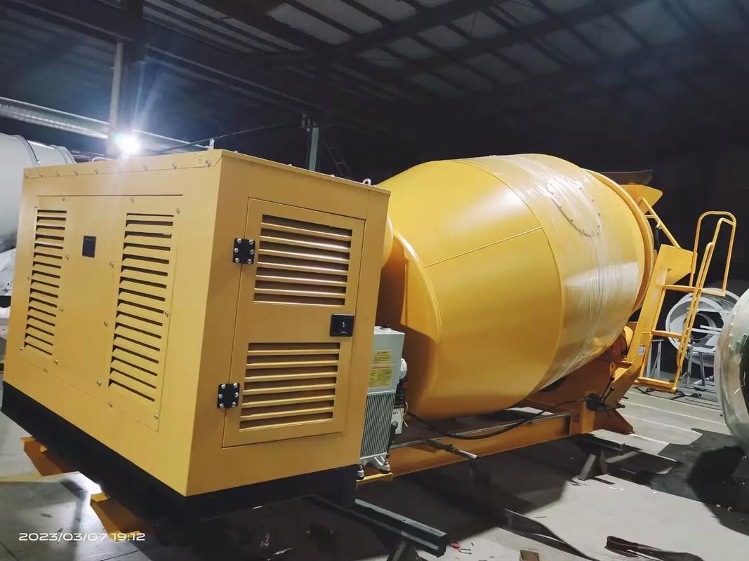 船舶混凝土泵送與布料技術 船載攪拌罐、船上泵送與臂架布料一體化解決方案